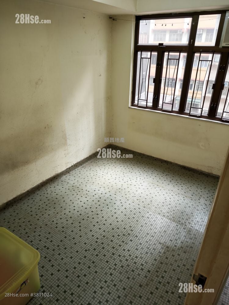 Overseas Trust Bank Building Sell 2 Bedrooms , 1 Bathroom 469 ft²