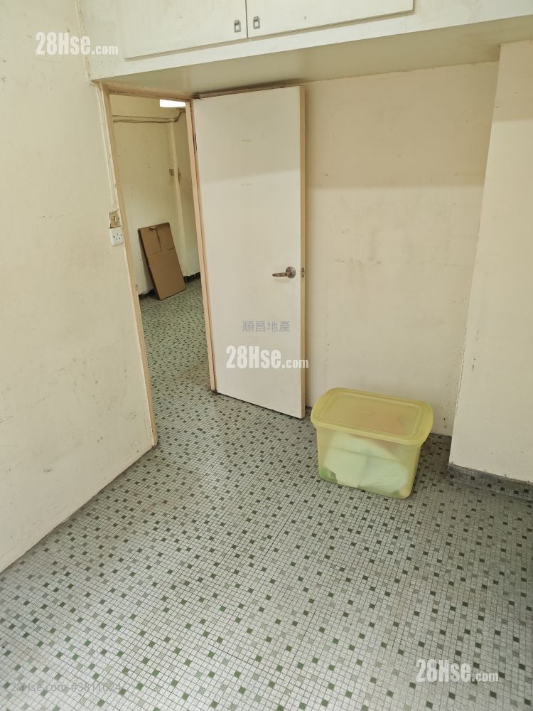 Overseas Trust Bank Building Sell 2 Bedrooms , 1 Bathroom 469 ft²