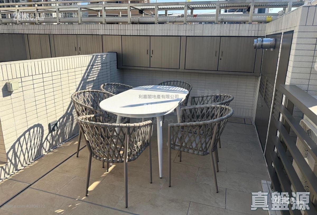 #Lyos Sell 3 Bedrooms 789 ft²