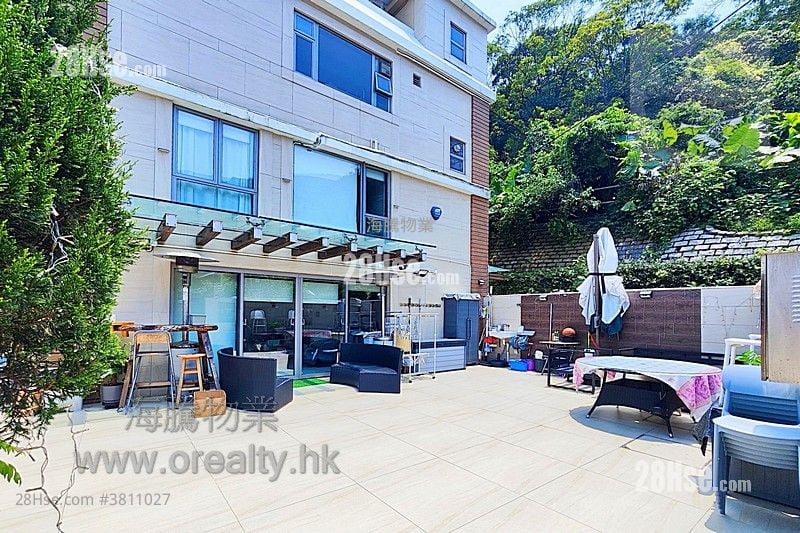 Village House Sell 3 Bedrooms , 3 Bathrooms 1,400 ft²