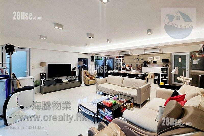 Village House Sell 3 Bedrooms , 3 Bathrooms 1,400 ft²