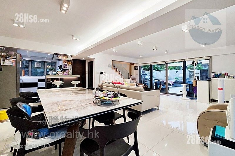 Village House Sell 3 Bedrooms , 3 Bathrooms 1,400 ft²