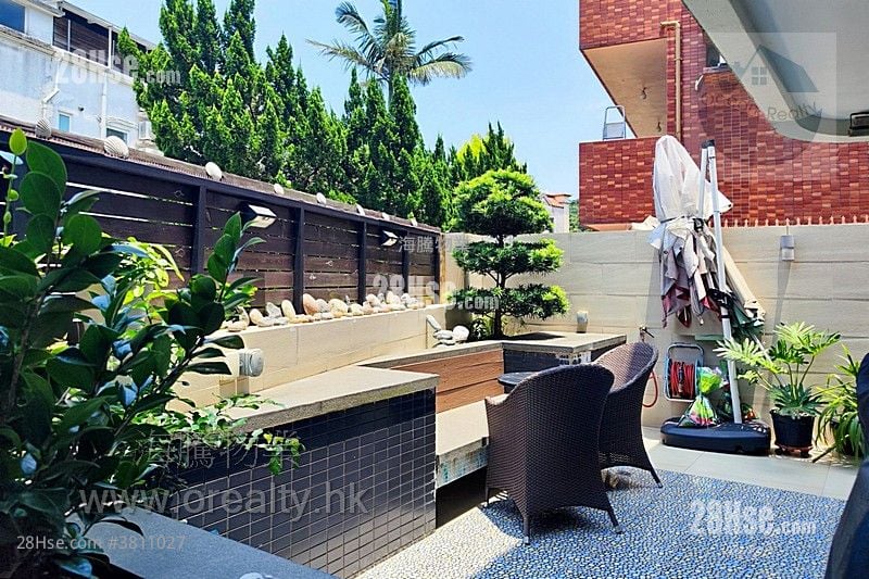 Village House Sell 3 Bedrooms , 3 Bathrooms 1,400 ft²