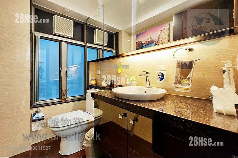 Village House Sell 3 Bedrooms , 3 Bathrooms 1,400 ft²