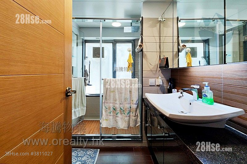 Village House Sell 3 Bedrooms , 3 Bathrooms 1,400 ft²