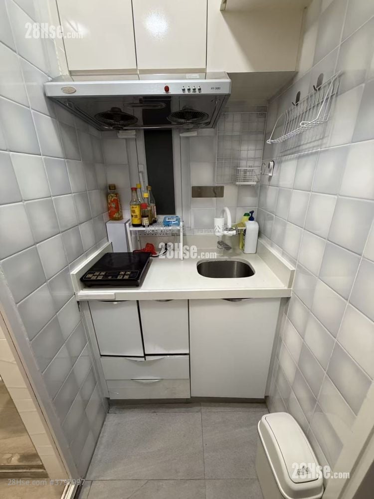 Wah Sun Building Rental 2 Bedrooms , 1 Bathroom 318 ft²