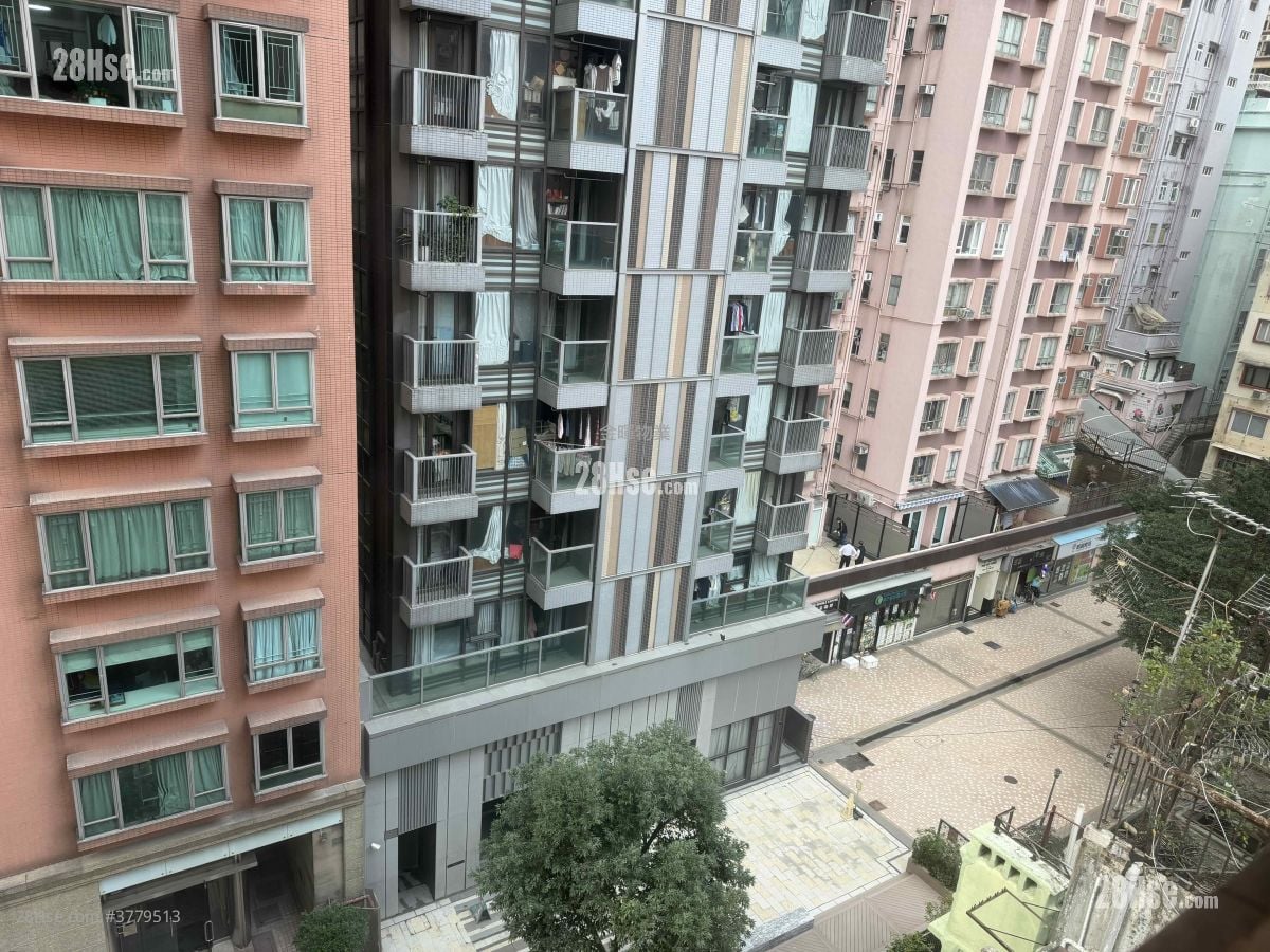 Jade Court Sell Studio , 1 Bathroom 211 ft²