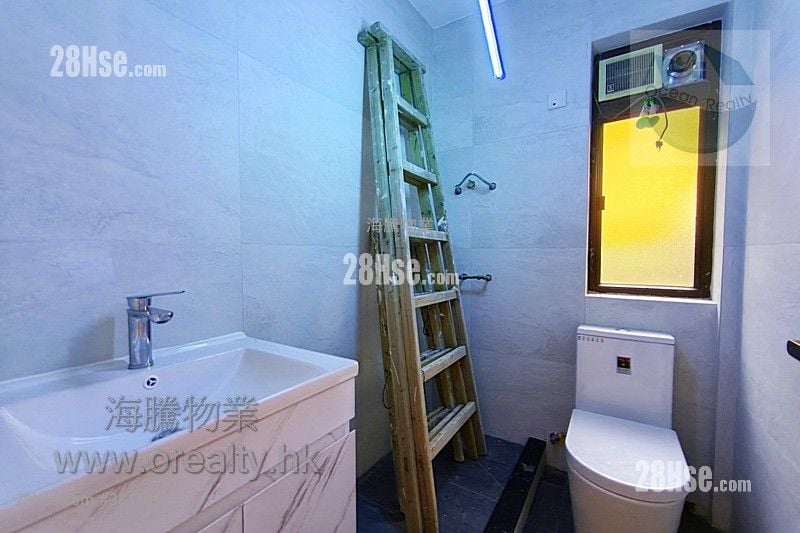 村屋 售盘 3 房 , 1 浴室 700 平方尺