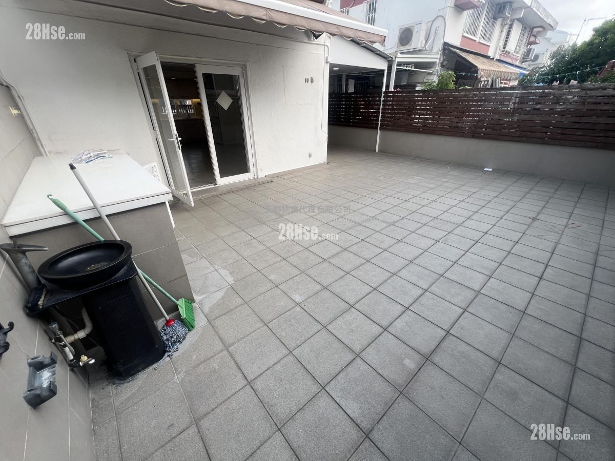 Fairview Park Rental 3 Bedrooms , 2 Bathrooms 848 ft²