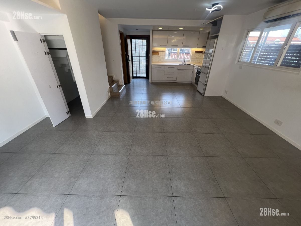 Fairview Park Rental 3 Bedrooms , 2 Bathrooms 848 ft²