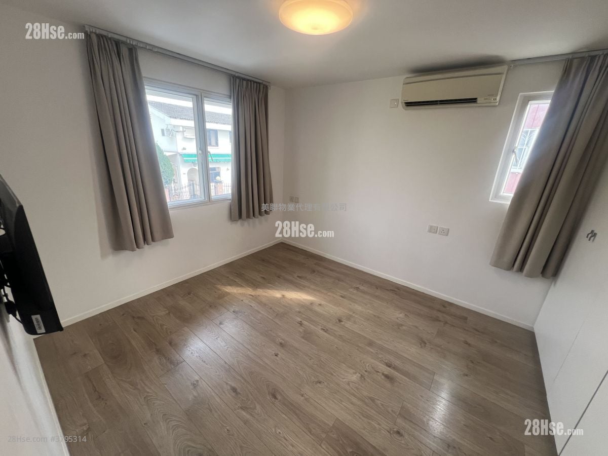 Fairview Park Rental 3 Bedrooms , 2 Bathrooms 848 ft²