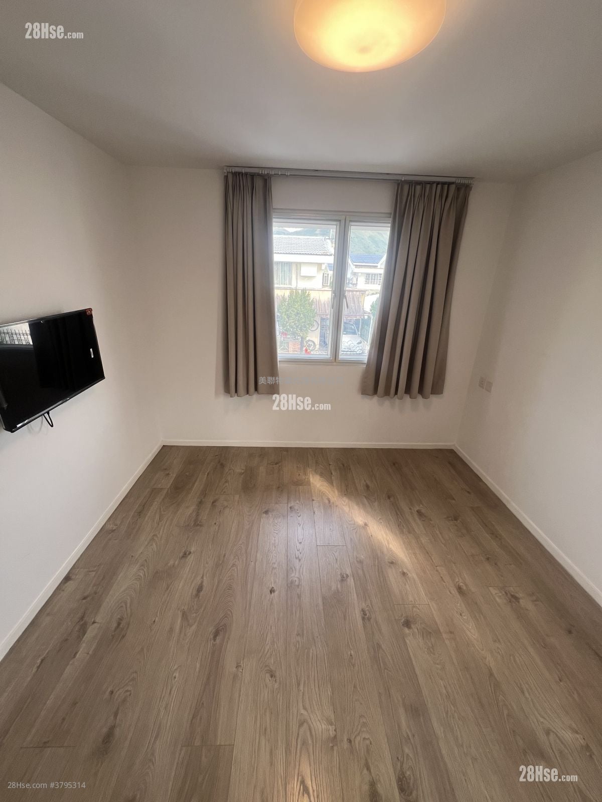 Fairview Park Rental 3 Bedrooms , 2 Bathrooms 848 ft²