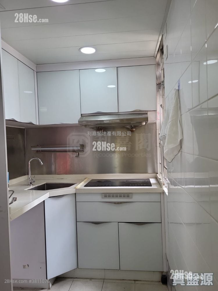 Ping Yan Court Sell 2 Bedrooms 382 ft²