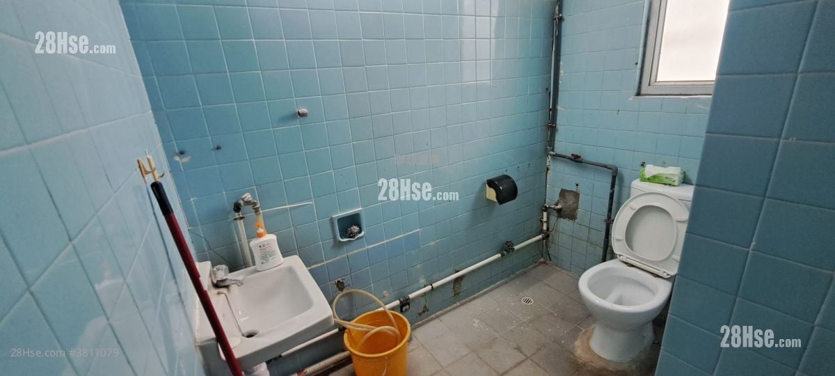 Tak Lee Industrial Centre Sell