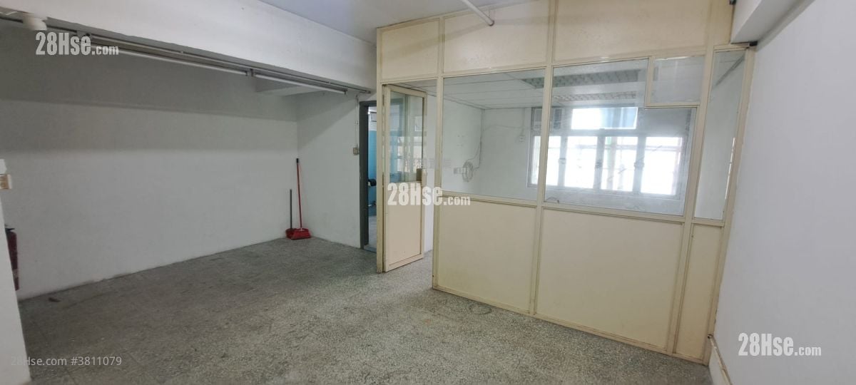 Tak Lee Industrial Centre Sell