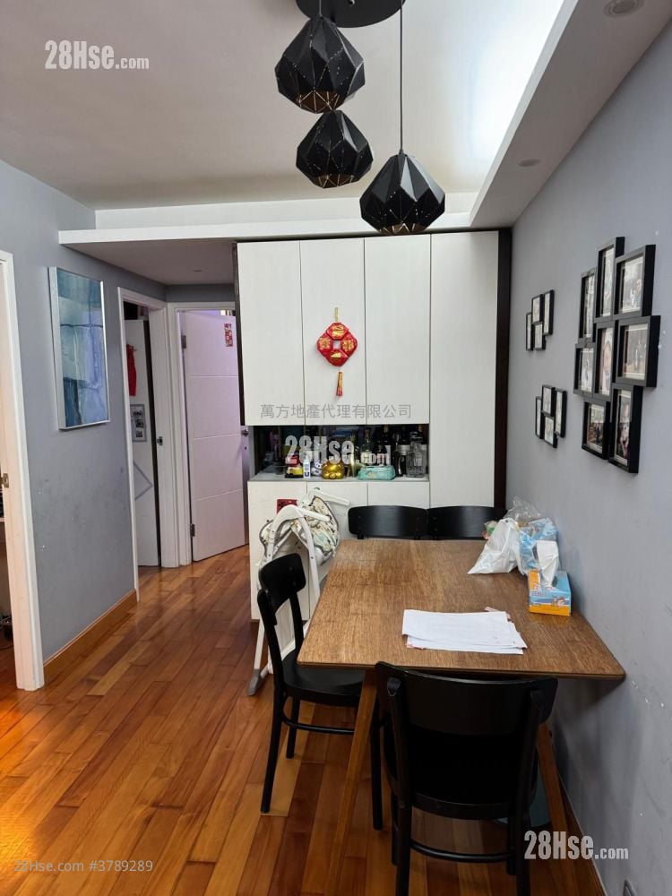 Hong Lam Court Sell 3 Bedrooms , 1 Bathroom 554 ft²