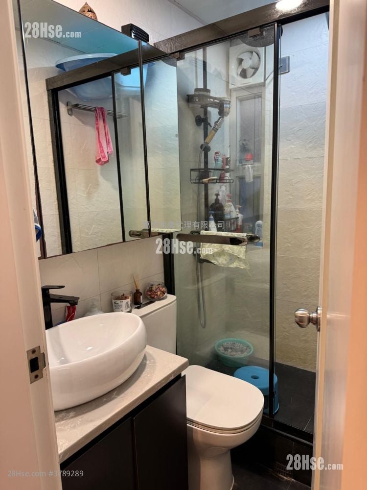 Hong Lam Court Sell 3 Bedrooms , 1 Bathroom 554 ft²