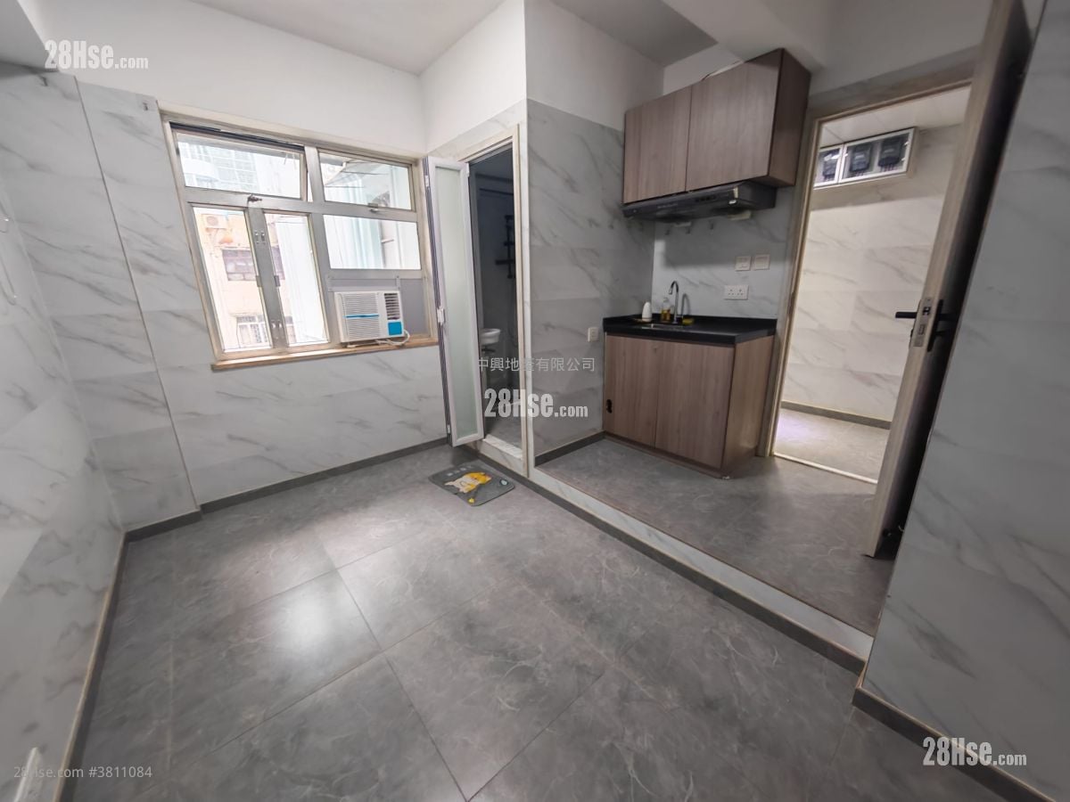 唐楼 售盘 开放式间隔 698 平方尺