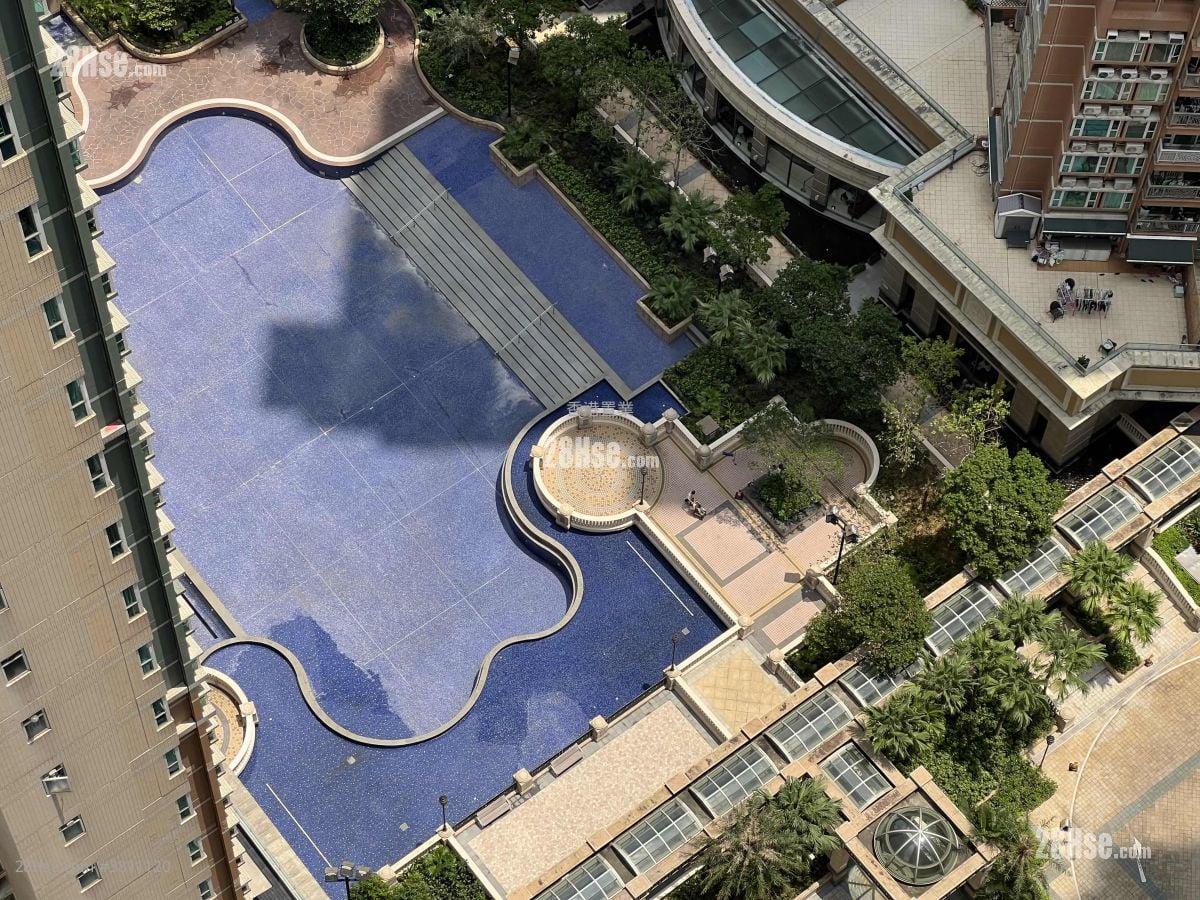 Metro Town Rental 3 Bedrooms , 1 Bathroom 594 ft²