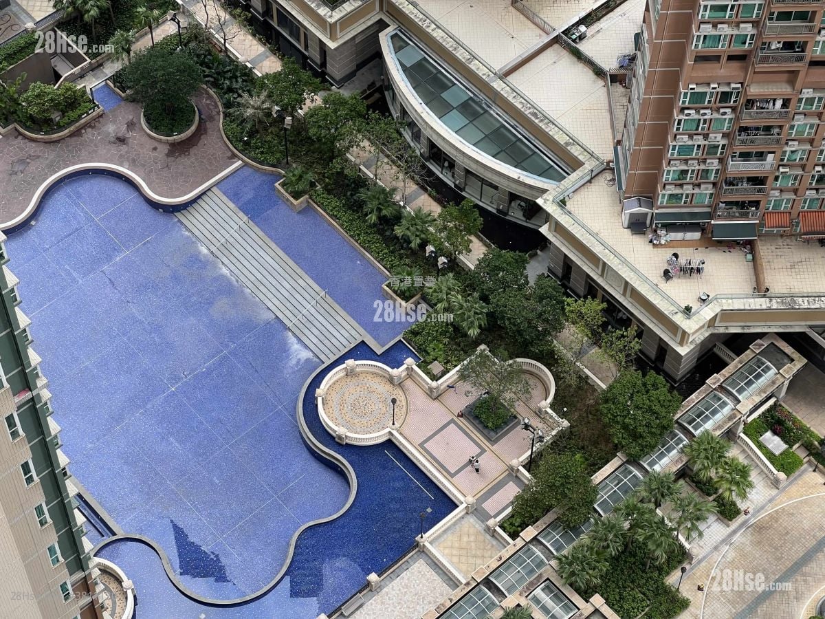 Metro Town Rental 3 Bedrooms , 1 Bathroom 594 ft²