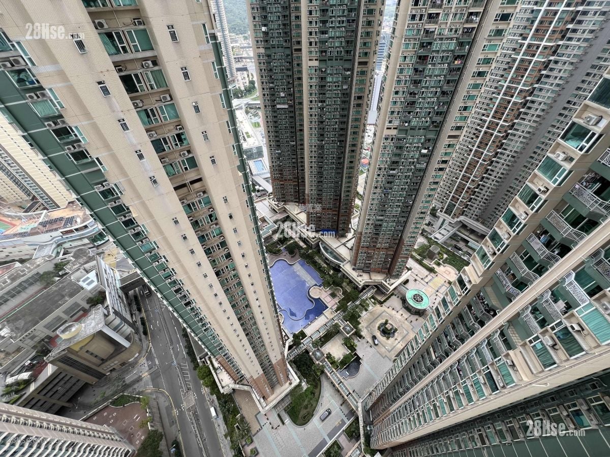 Metro Town Rental 3 Bedrooms , 1 Bathroom 594 ft²