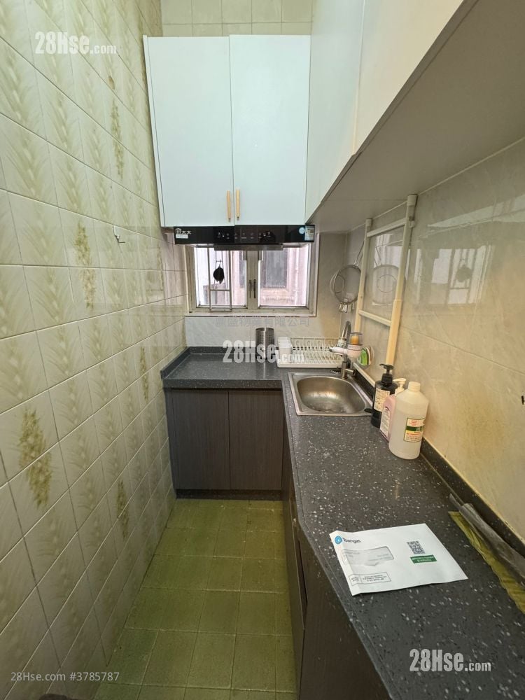 24-26 Fort Street Rental 2 Bedrooms , 1 Bathroom 351 ft²