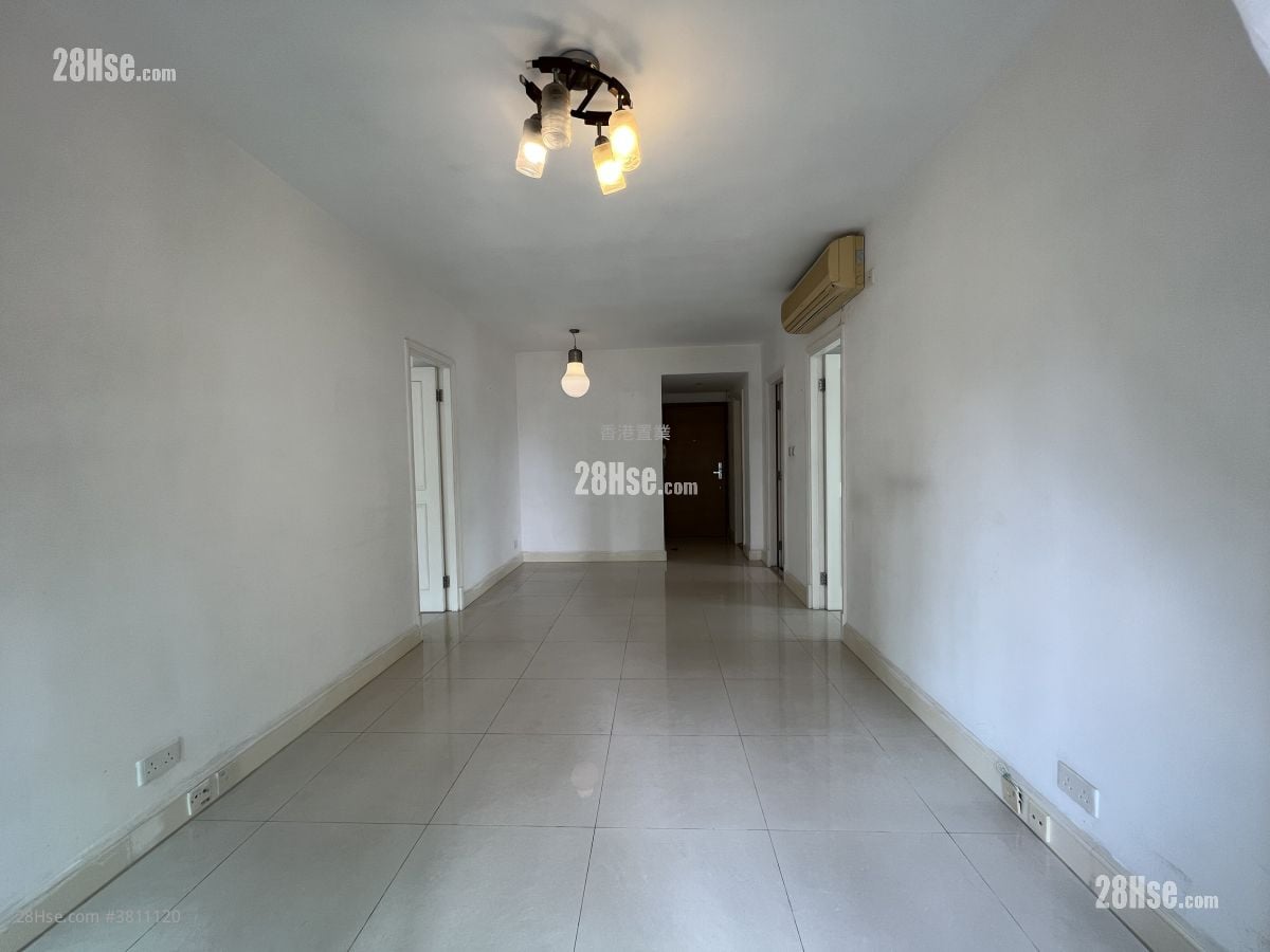 Metro Town Rental 3 Bedrooms , 1 Bathroom 594 ft²