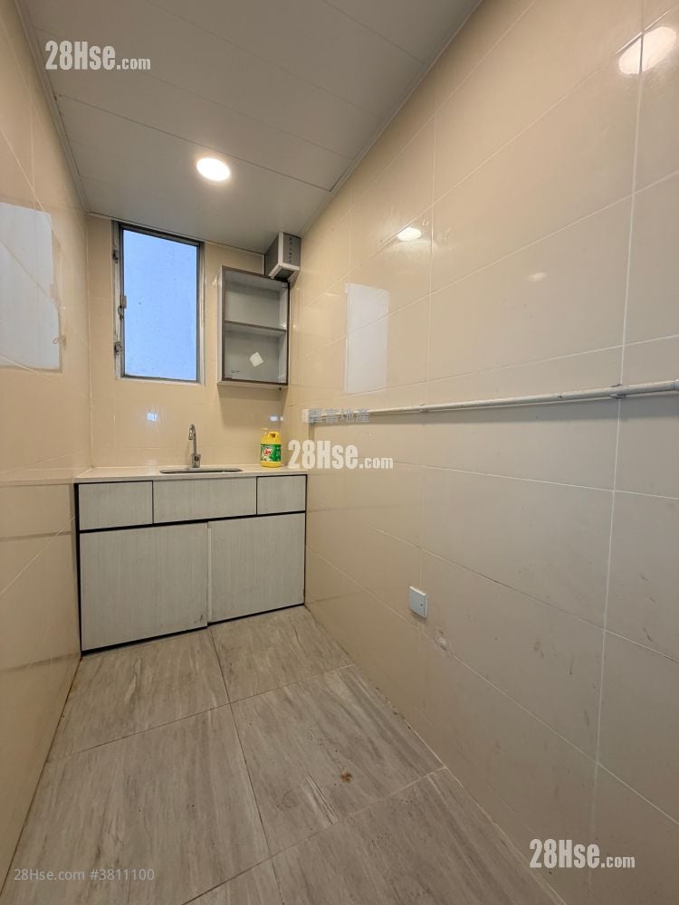 Wah Fung Industrial Centre Rental Studio , 1 Toilet