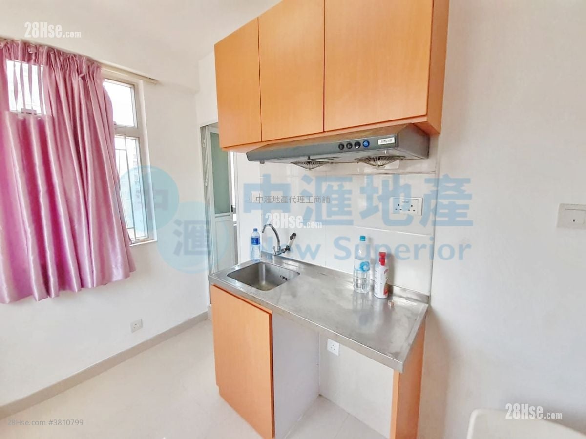 韶興大廈 售盤 5+ 房 , 5+ 浴室 670 平方呎