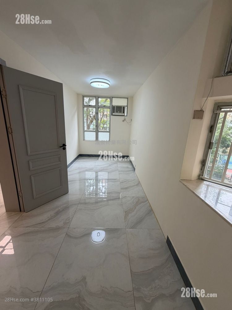 Kwun Hei Court Sell 3 Bedrooms , 1 Bathroom 601 ft²