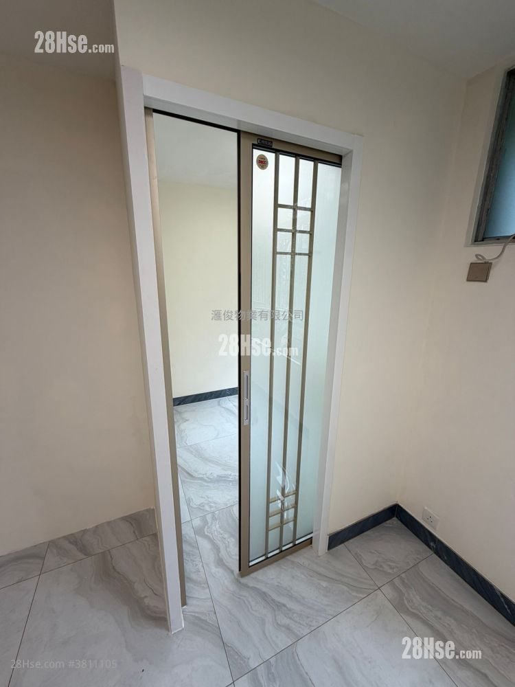 Kwun Hei Court Sell 3 Bedrooms , 1 Bathroom 601 ft²