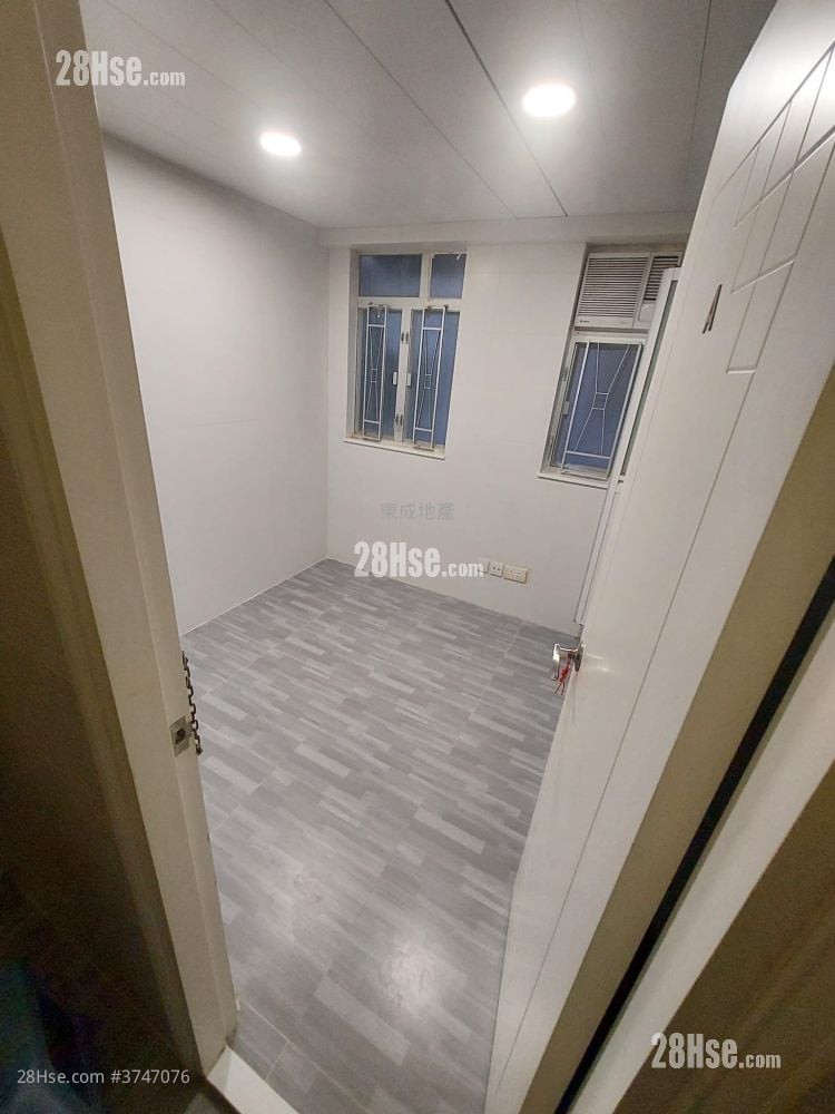 Kan Tong Building Rental Studio , 1 Bathroom 379 ft²