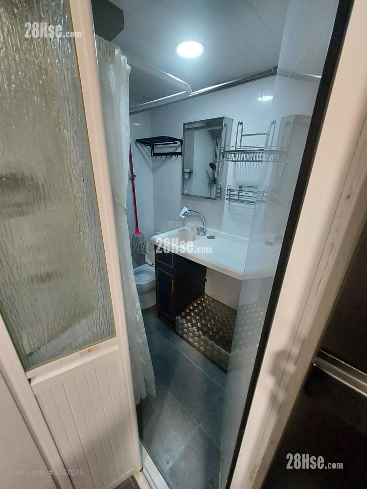 Kan Tong Building Rental Studio , 1 Bathroom 379 ft²