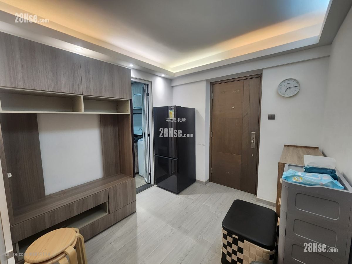 Jade Plaza Rental 262 ft²