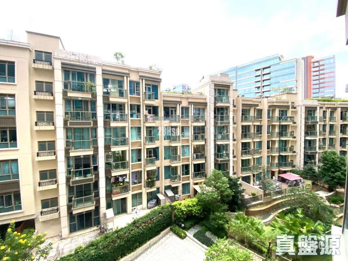 露台: 逸瓏灣 售盤 3 房 , 2 浴室 907 平方呎