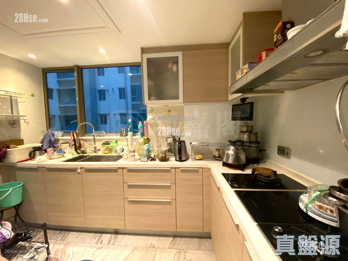 廚房: 逸瓏灣 售盤 3 房 , 2 浴室 907 平方呎