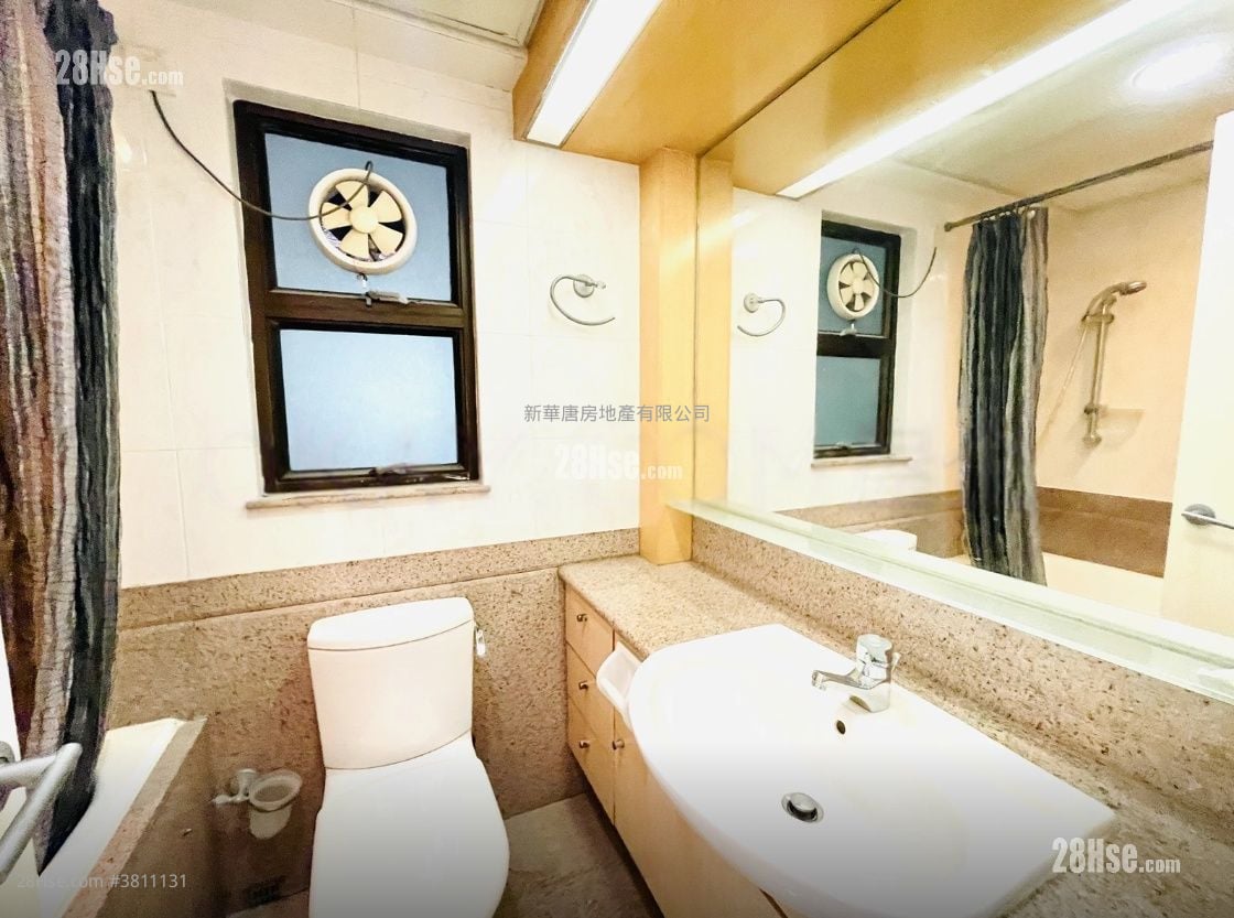 浴室: 翰庭轩 租盘 2 房 , 1 浴室 681 平方尺