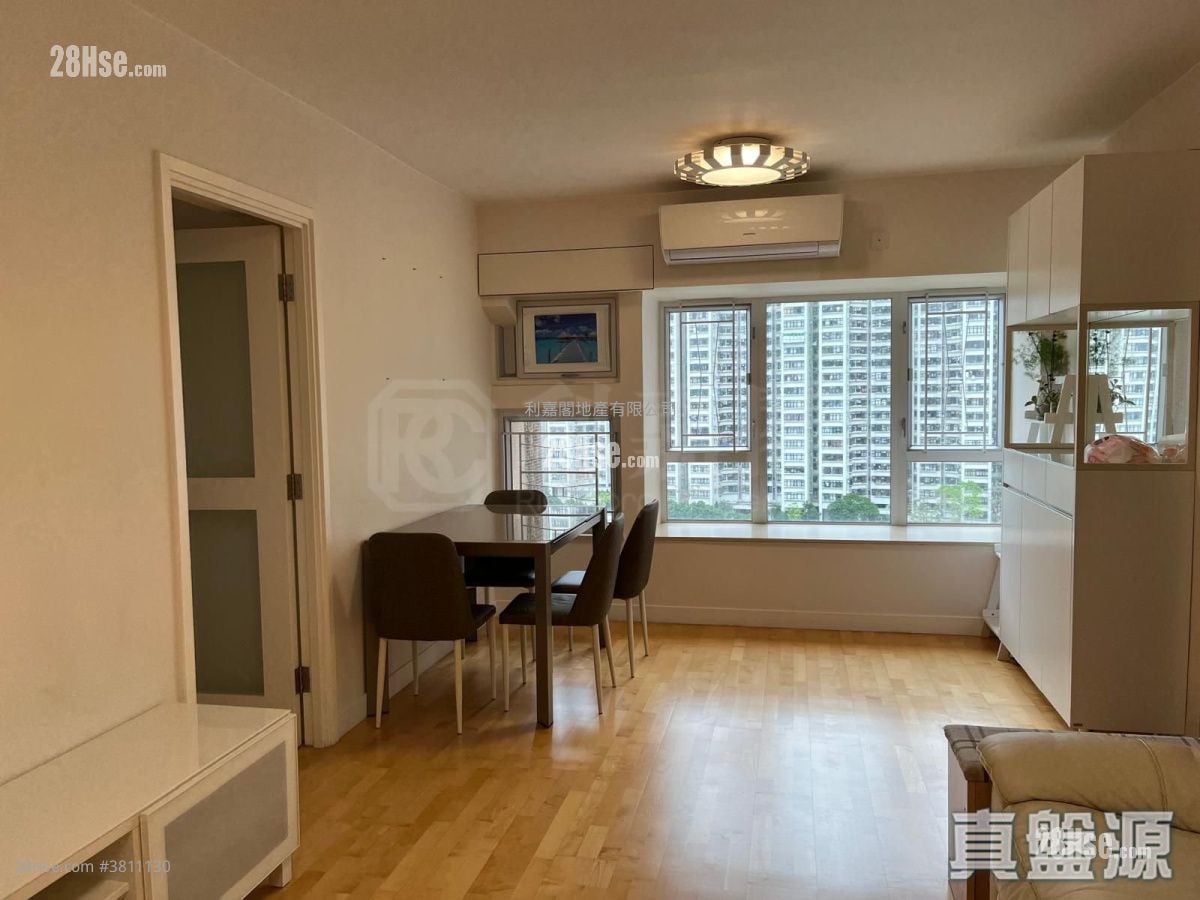 Mount Parker Lodge Sell 3 Bedrooms , 2 Bathrooms 720 ft²