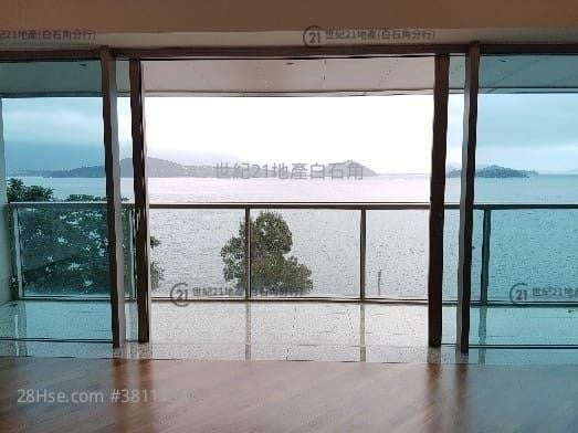 Mayfair By The Sea Rental 4 Bedrooms , 3 Bathrooms 2,003 ft²