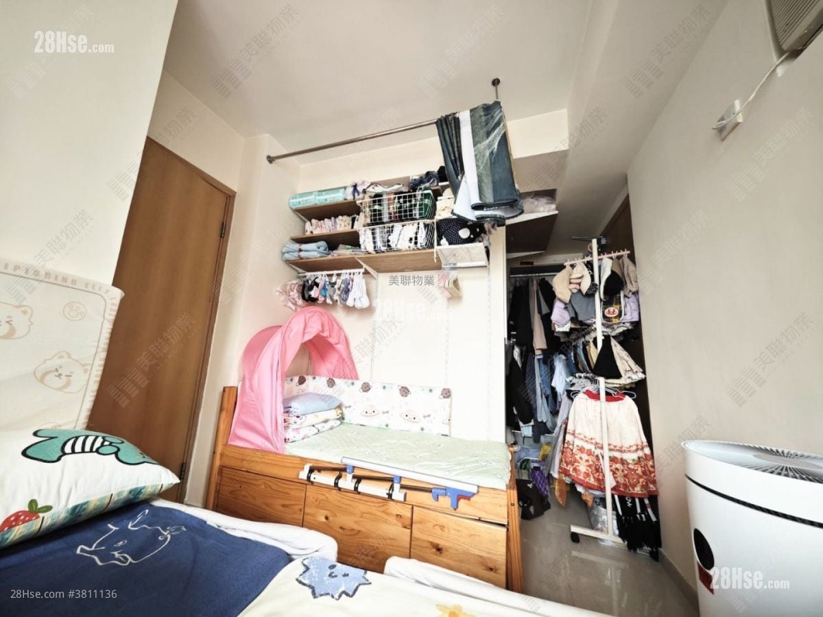 One Elegance Sell 1 Bathroom 453 ft²