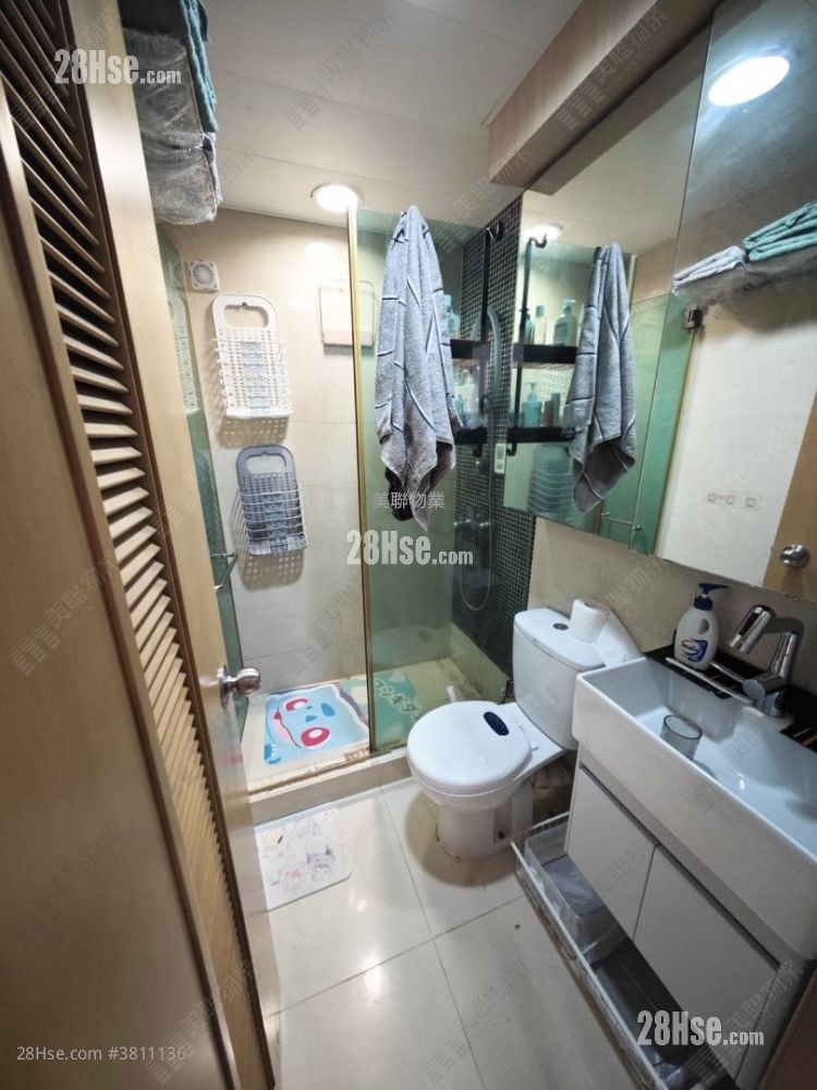 One Elegance Sell 1 Bathroom 453 ft²