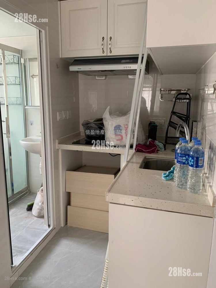 南天大廈 租盤 2 房 , 1 浴室 300 平方呎