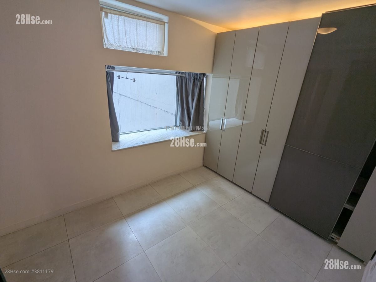 Riviera Gardens Sell 3 Bedrooms , 2 Bathrooms 700 ft²