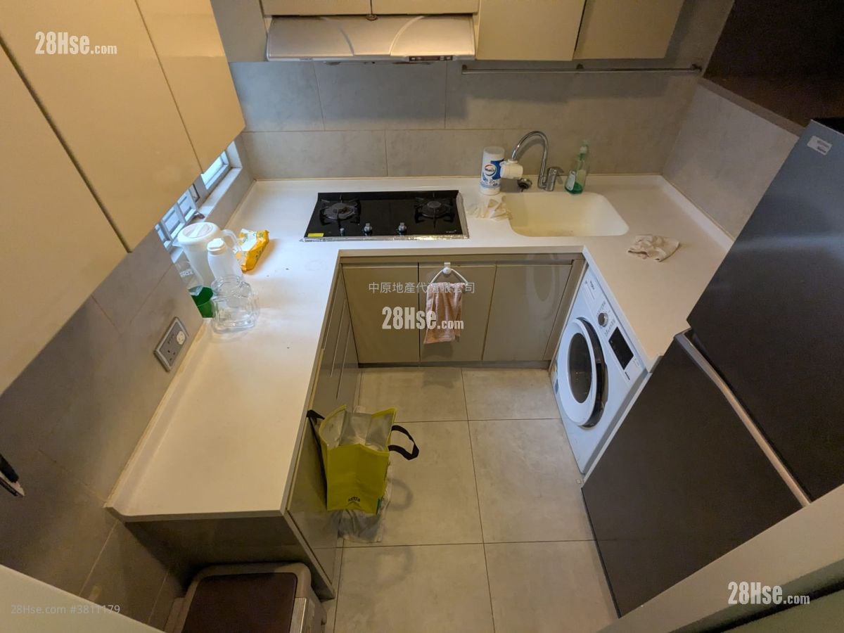 Riviera Gardens Sell 3 Bedrooms , 2 Bathrooms 700 ft²