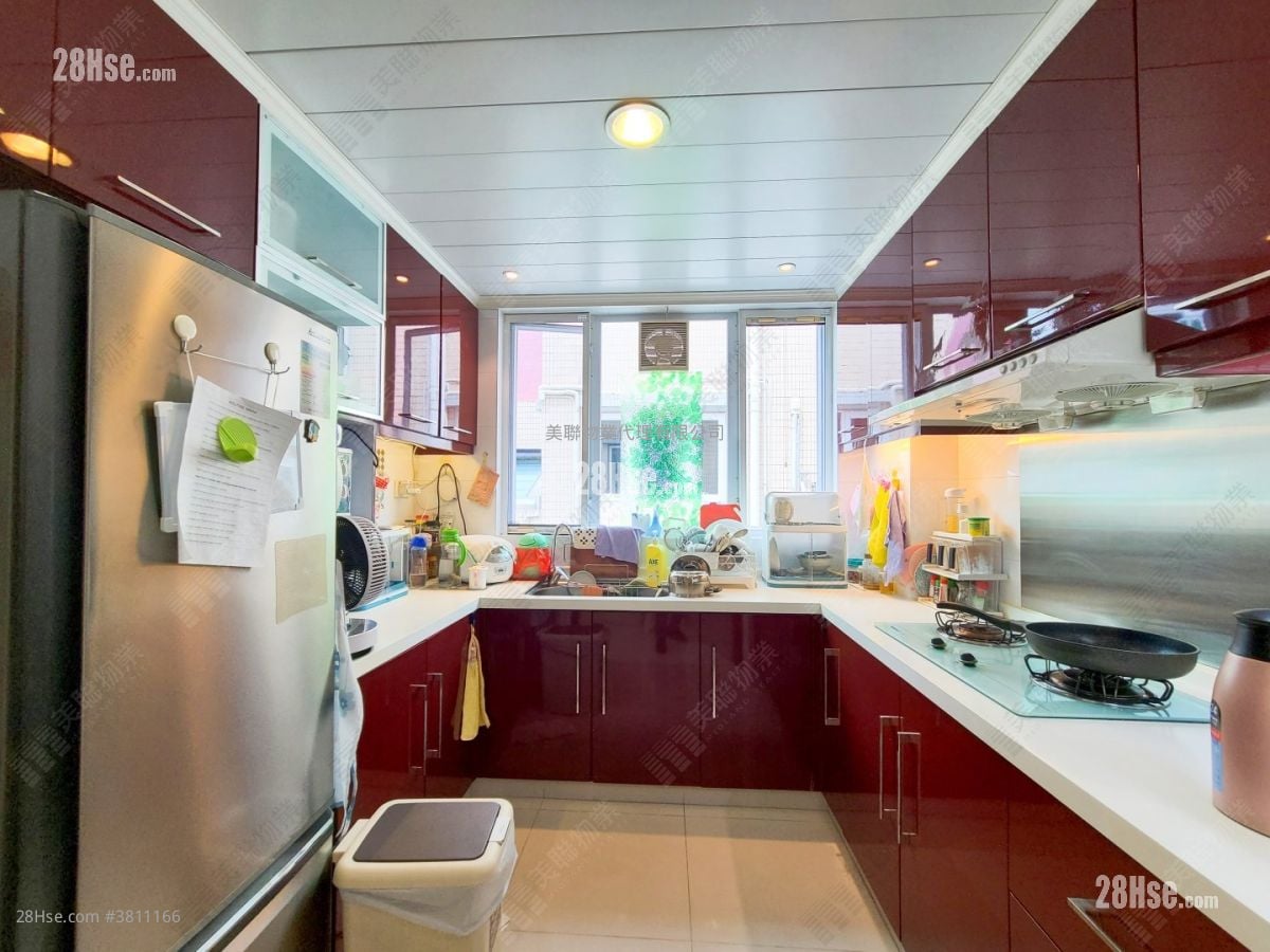 Royal Palms Sell 3 Bedrooms , 3 Bathrooms 1,495 ft²