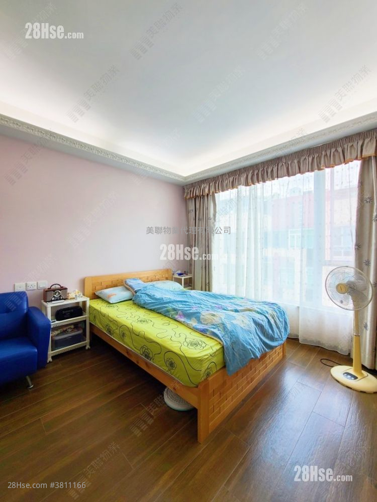 Royal Palms Sell 3 Bedrooms , 3 Bathrooms 1,495 ft²