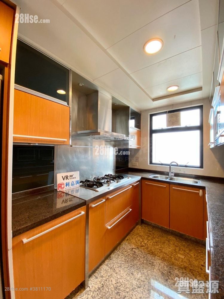 The Arch Sell 3 Bedrooms , 2 Bathrooms 1,017 ft²