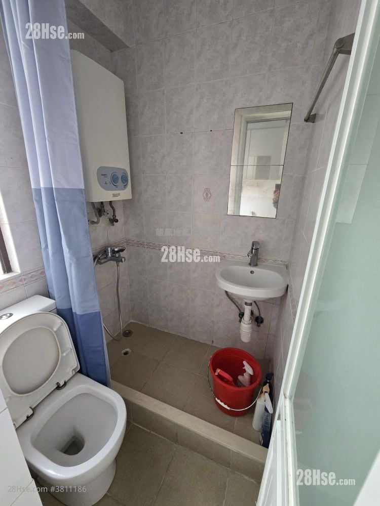 恆運樓 租盤 216 平方呎