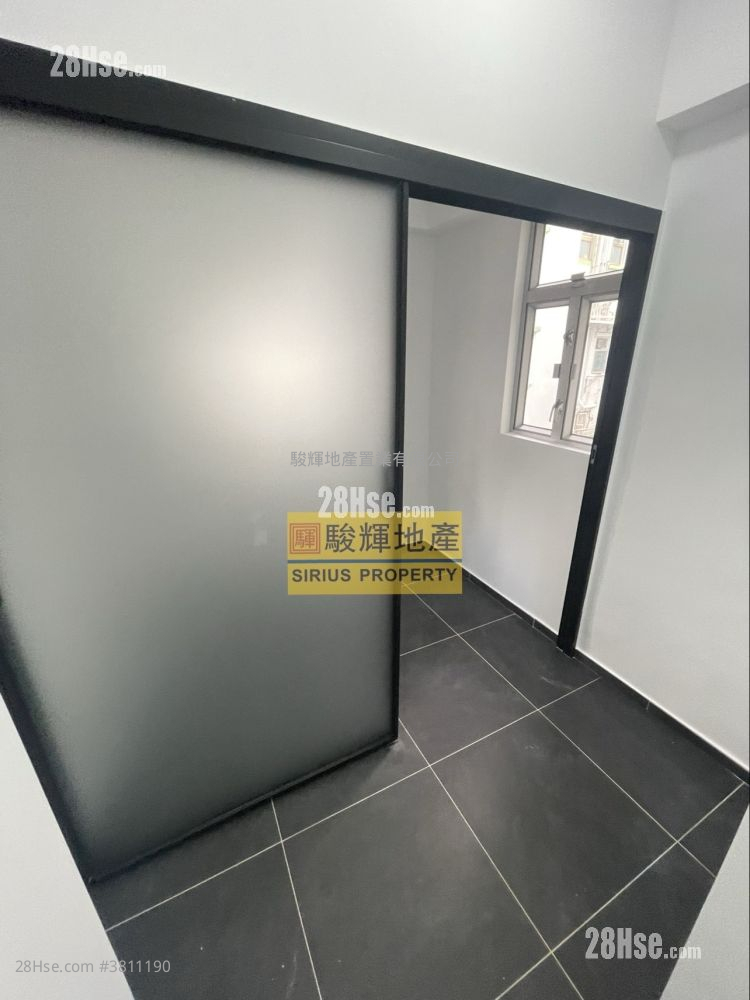 龍飛大廈 租盤 180 平方呎