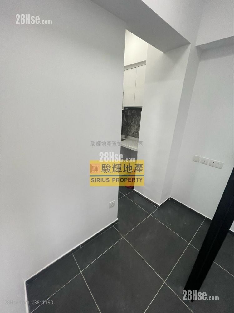 龍飛大廈 租盤 180 平方呎